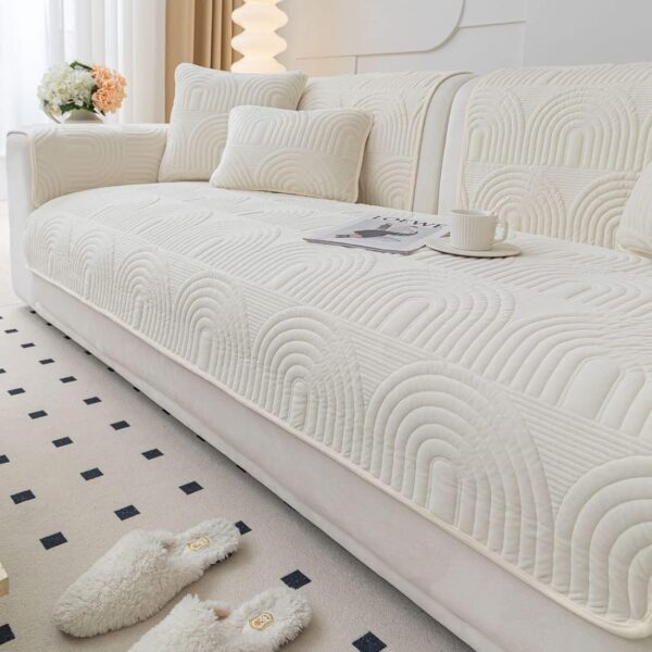 Velvet Quilted Couch Cover – Non-Slip, Soft Sofa Protector for Pets & Kids (Cream, 28"x28")